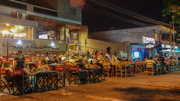 BERAZATEGUI OFRECE UNA PEATONAL GASTRONÓMICA PARA DISFRUTAR DE COMER AL AIRE LIBRE