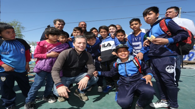 EE FERNANDO GRAY INAUGURÓ CANCHA EN CLUB UNIÓN DE PADRES DE 9 DE ABRIL 1