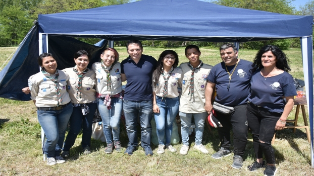 EE FERNANDO GRAY VISITÓ EXPOSICIÓN Y AUTOS CLÁSICOS EN EL JAGÜEL 2