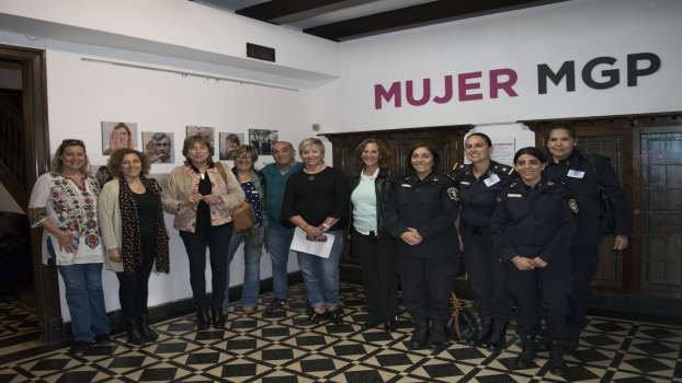 MGP - Se presentó la muestra fotográfica Mar del Plata sin Violencia de Género 01