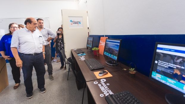 BERA SE INAUGURÓ UN AULA DE INFORMÁTICA EN EL CIC N° 33 DE PLÁTANOS (3)