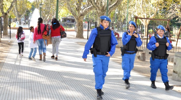 EE policía local recorre  calles