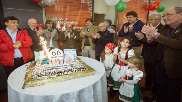 EL CÍRCULO RECREATIVO ABRUZZESE FESTEJÓ SUS 66 AÑOS CON UNA GRAN FIESTA (2)