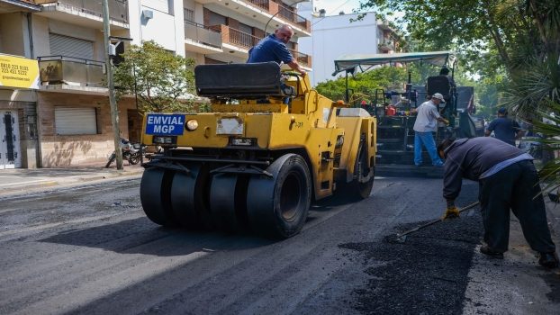 MGP EL MUNICIPIO TRABAJA EN LA RENOVACIÓN DE ASFALTO EN EL MACRO Y MICROCENTRO 1