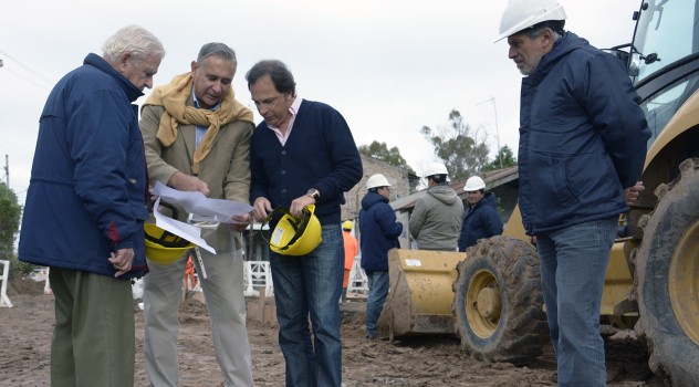 ab Giustozzi recorrió obra cloacal