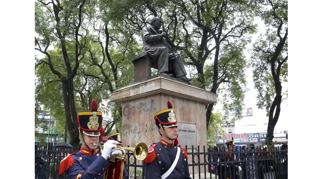 ab homenaje Est Adrogué (3)