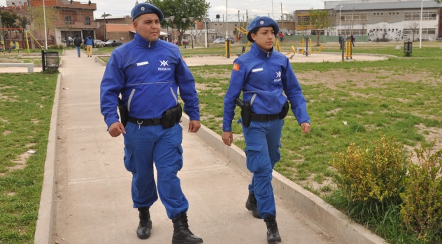 ee Policia local 9 de abril